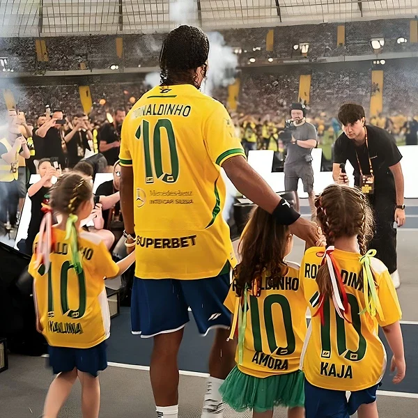 R10 BRAZÍLIA VS SLOVENSKÉ LEGENDY R10 TEAM Úvod Starkidsexperience